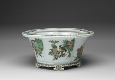 图片[3]-Flower pot with decoration of flowers and birds in wucai polychrome enamels, Qing dynasty, Kangxi reign (1662-1722)-China Archive